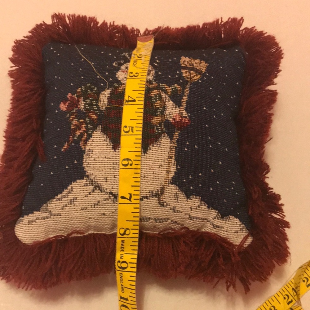 Snowman holiday pillow with fringe around edges - Picture 5 of 5